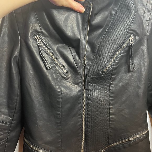 Lulu's sz M, 'Up on a Tuesday' Sleek Black Vegan Leather Moto Jacket - Picture 2 of 6